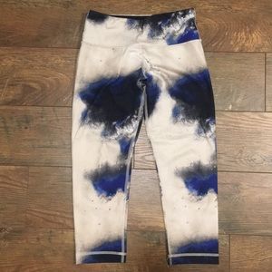 LULULEMON CROPPED LEGGINGS